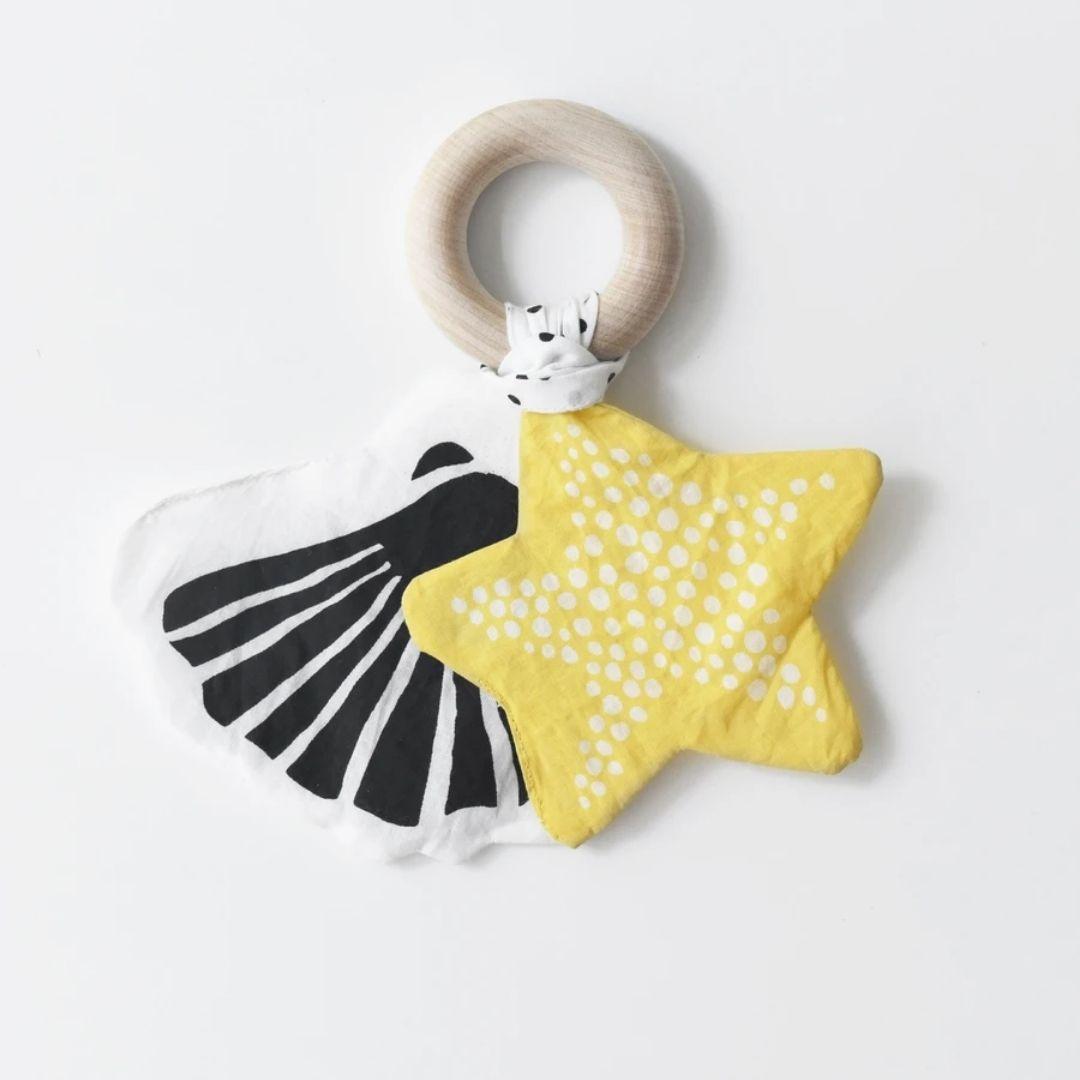 Wee Gallery: Starfish Crinkle Teether