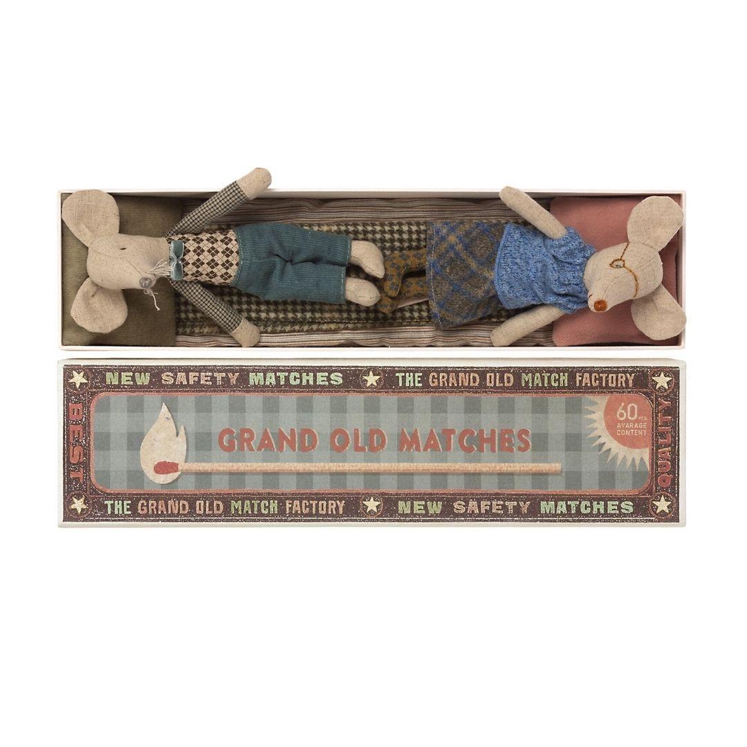 Maileg: Grandma & Grandpa Mice in Matchbox