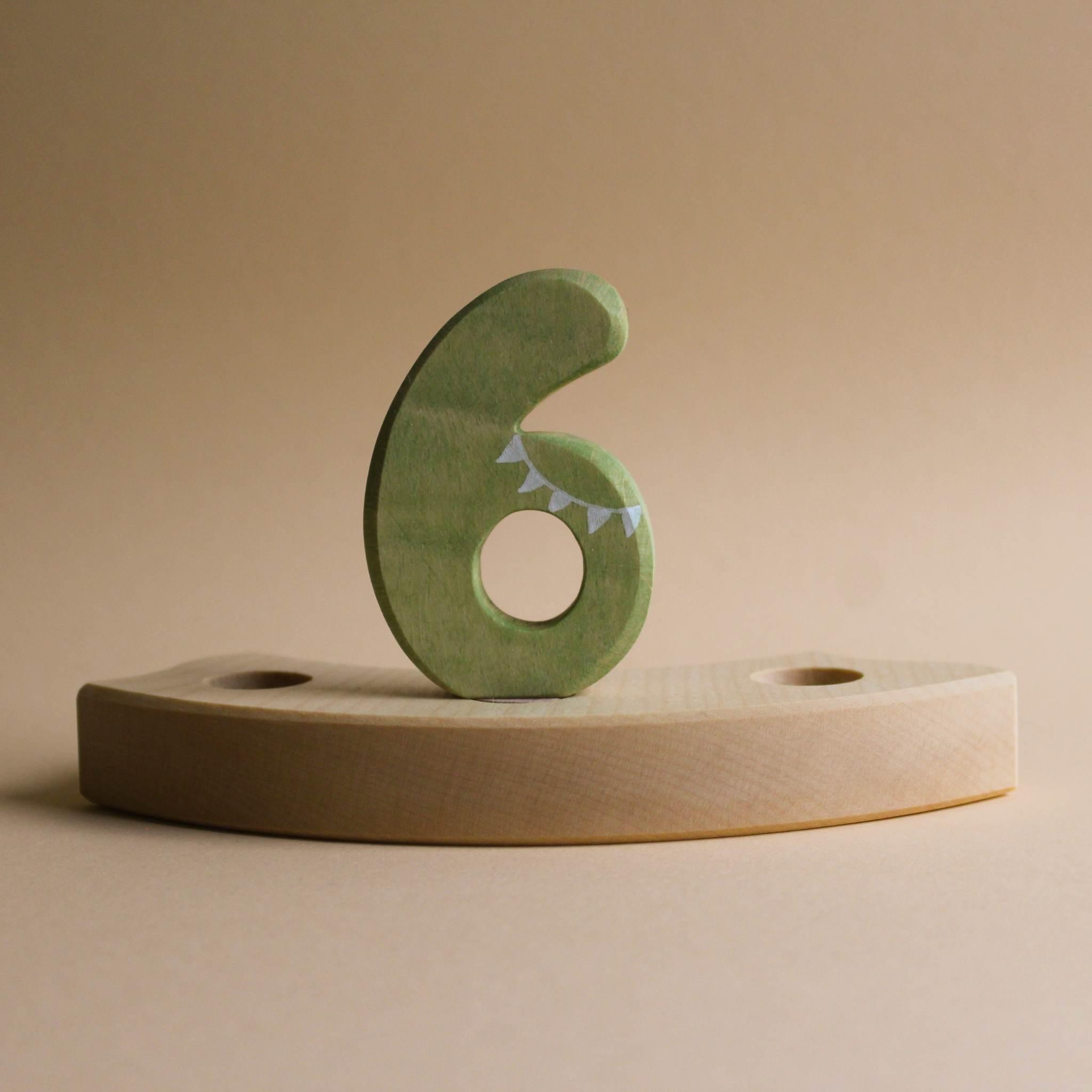 Juharka: Number 6 (celebration ring figure)