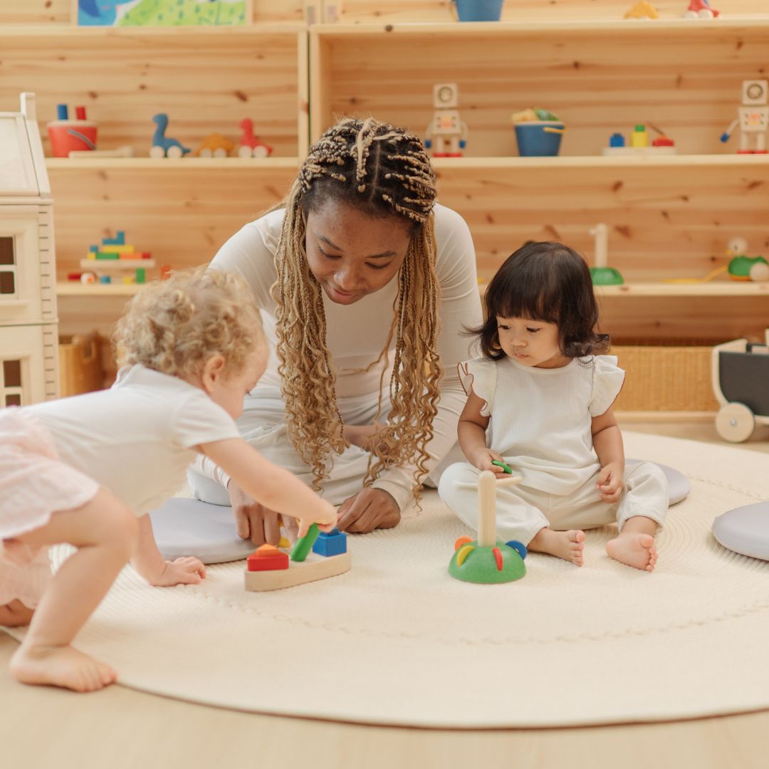 plantoys-montessori-line-sorting-boat-5909-2